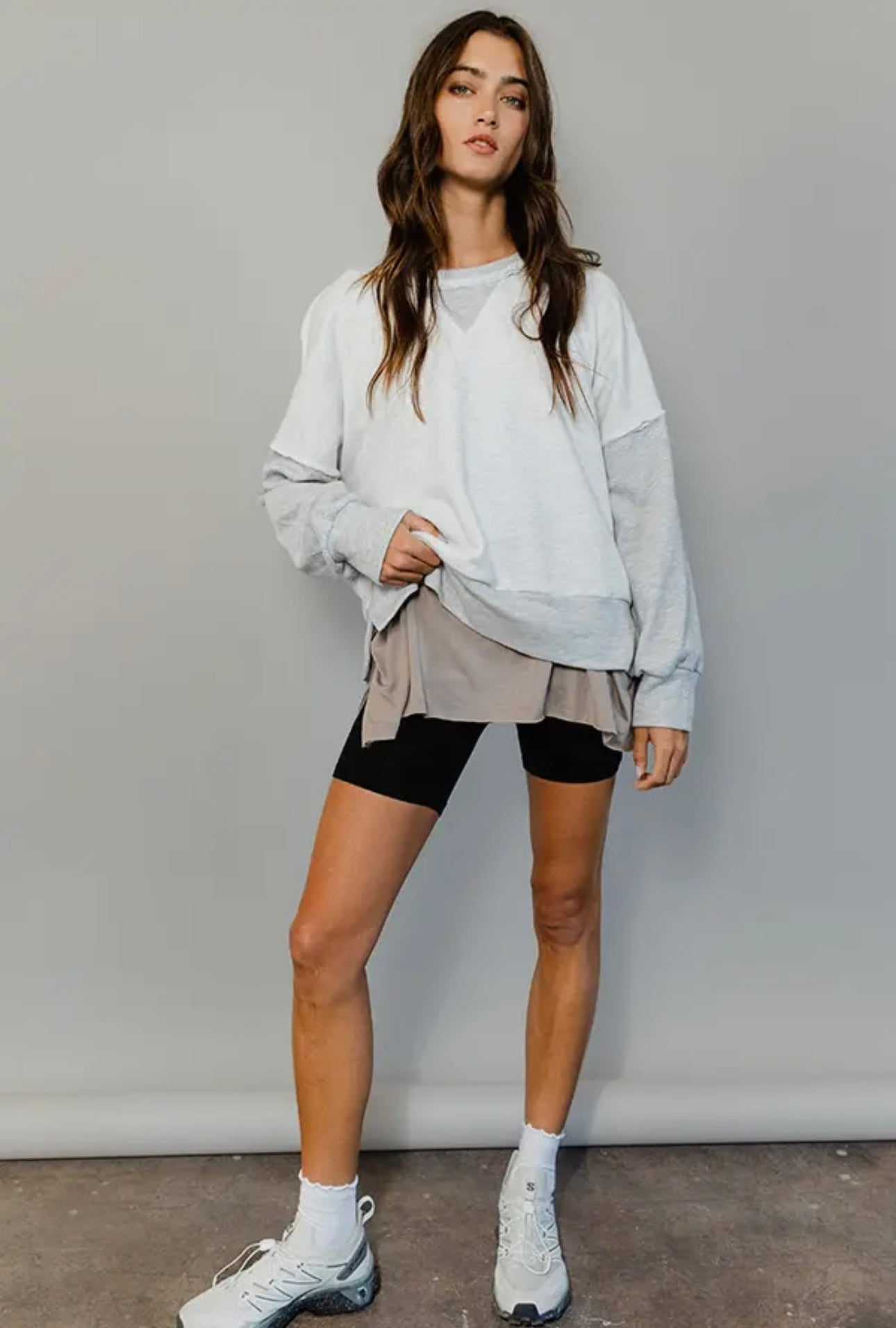 Raw Edge Contrast Sweatshirt