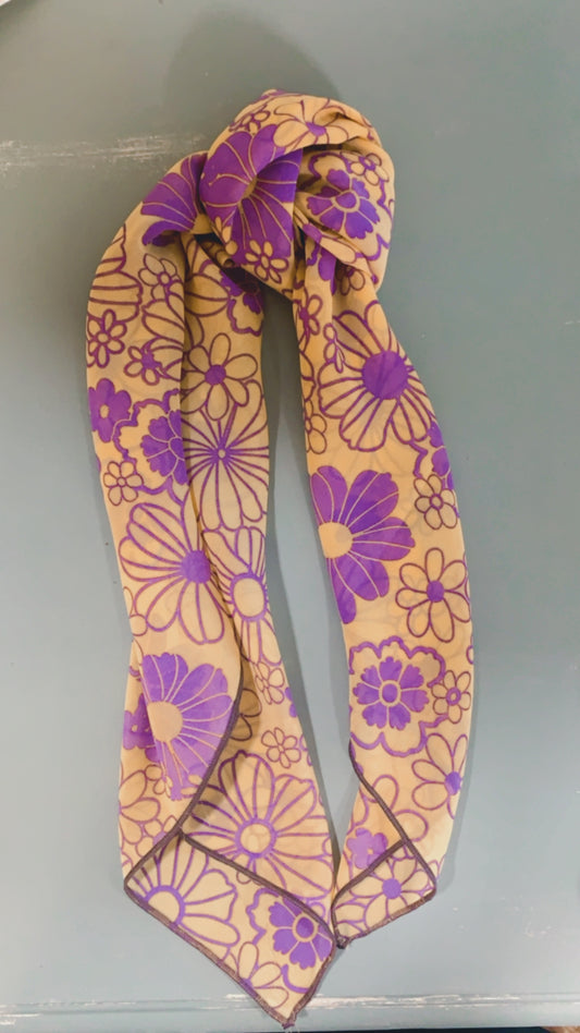 Lilac Daisy Scarf